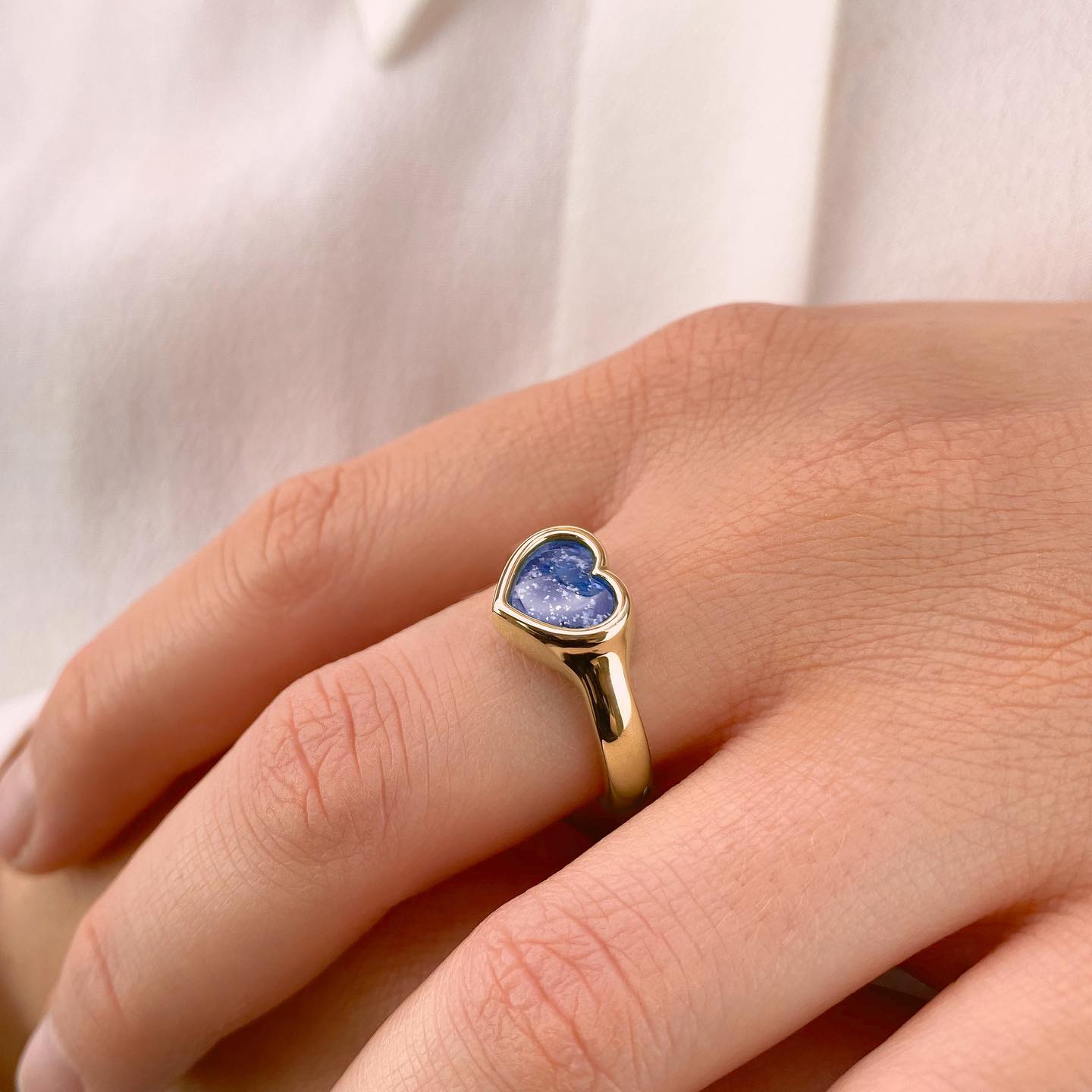 The Ashes into Glass Tribute Ring allows you to hold the special memories of your loved ones in a ring that last a lifetime. #ashesintoglass