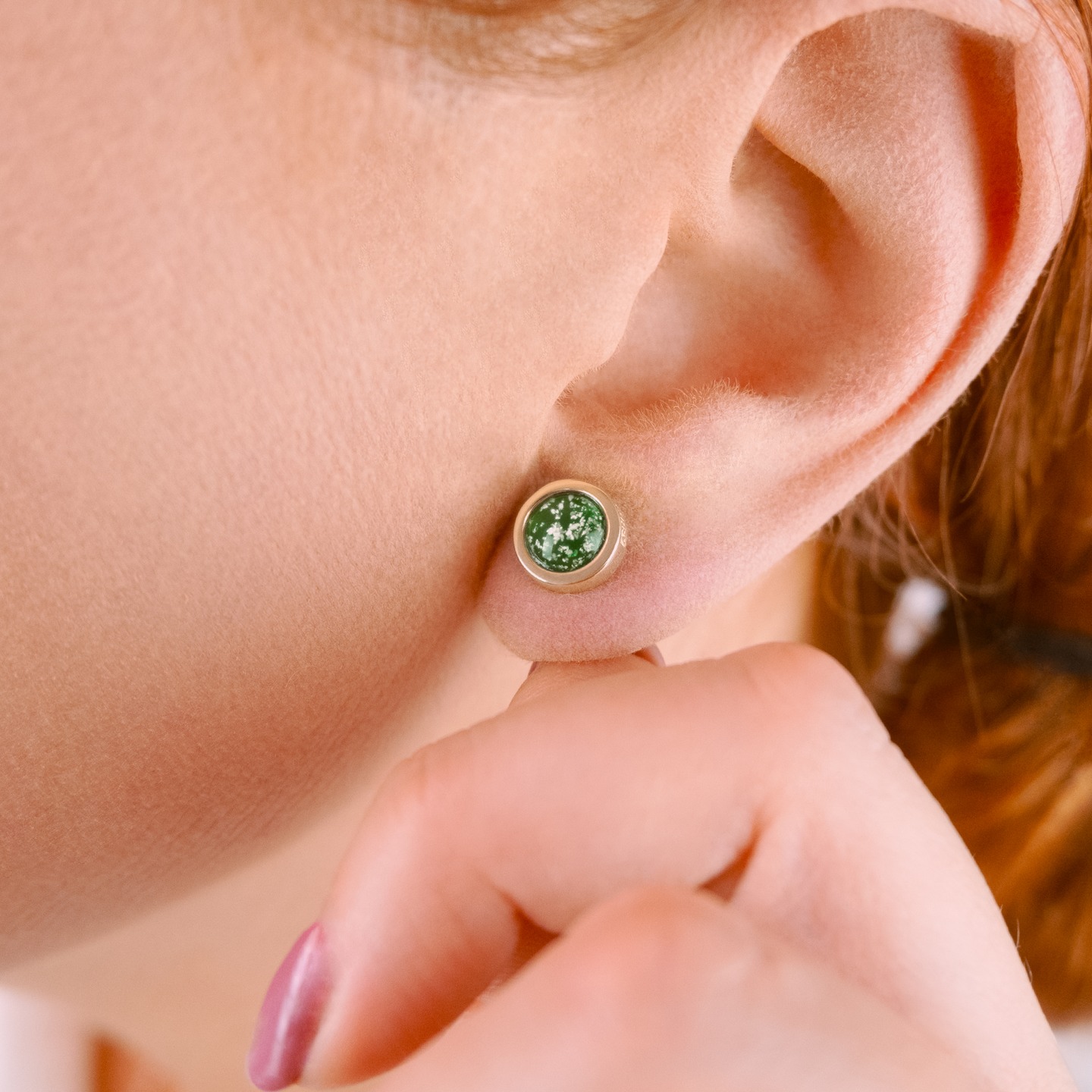 Ashes into Glass Earrings are a beautiful way to keep the memory of your loved one's with you.
Our Memorial Jewellery is available in a range of colours & can be made in your choice of Sterling Silver, Gold or White Gold.
All Jewellery is carefully gift wrapped & presented with a Certificate of Authenticity.
#ashesintoglass #memorial #jewellery