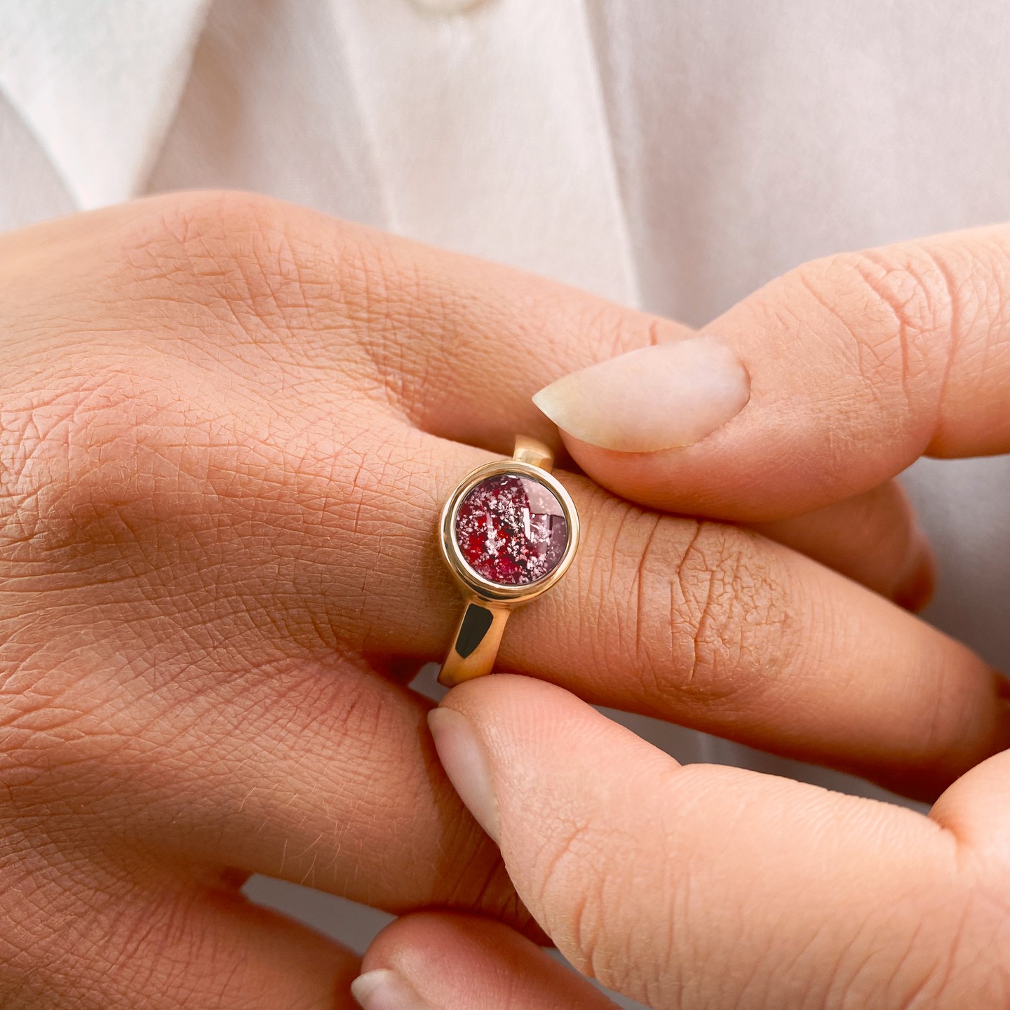 A timeless symbol of love, the Classic Tribute Ring is delicately handcrafted with care, carrying a precious connection that lasts forever.
A simple yet meaningful way to keep your loved one close, always.
#AshesIntoGlass #TributeRing #MemorialJewelry